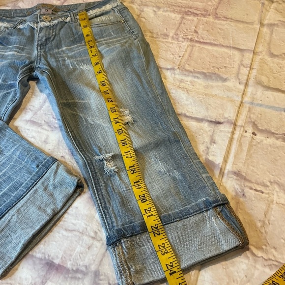 Vintage light Blue Washed Almost Famous Distressed Capri Size 26 - Picture 11 of 12